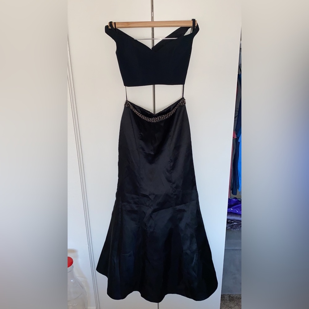 Off the shoulder 2 piece black dress